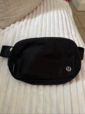 lululemon athletica Black Crossbody Waist Pack